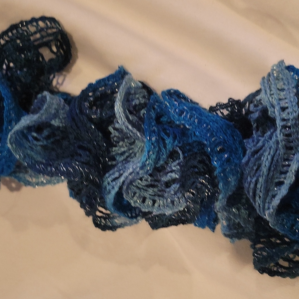 Handmade scarf - Picture 4 of 5